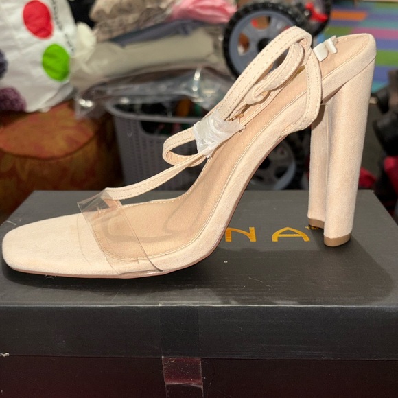 Elegant Nude Heels with Clear Straps - Picture 4 of 4